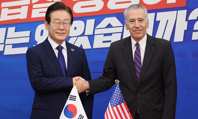 <b>이재명</b>, 주한 미대사 접견… “핵 개발 도미노 우려”