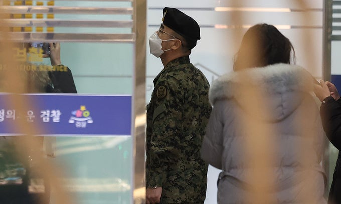 <b>검찰</b> 특수본, <b>곽종근</b> 전 <b>특수전사령관</b> 소환… “국민께 사죄”