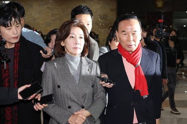 <b>탄핵 표결</b> 앞둔 <b>나경원</b> “<b>탄핵</b>안 증거는 달랑 언론기사 63건뿐”