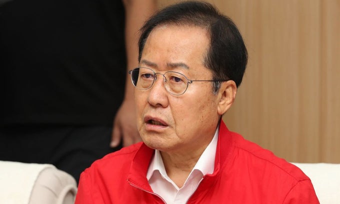 '대선 출마' 시사 <b>홍준표</b> "<b>대구시장 졸업</b> 시기 빨라질 수 있단 생각"