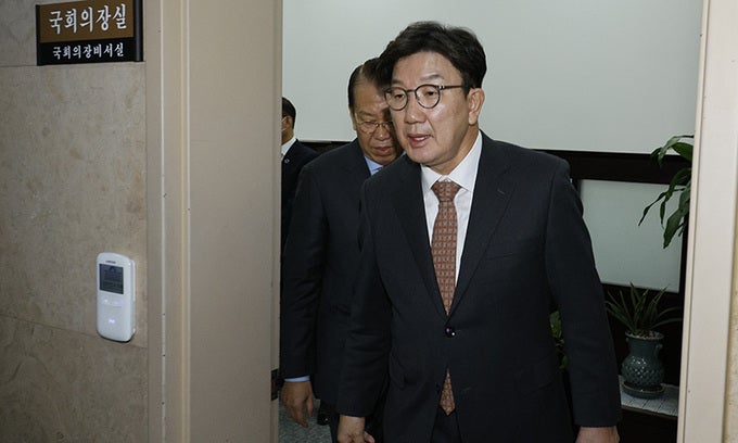 <b>국민의힘</b> 韓 탄핵 표결 ‘부결’ 당론… 가결 요건 ‘151석’ 땐 투표 불...