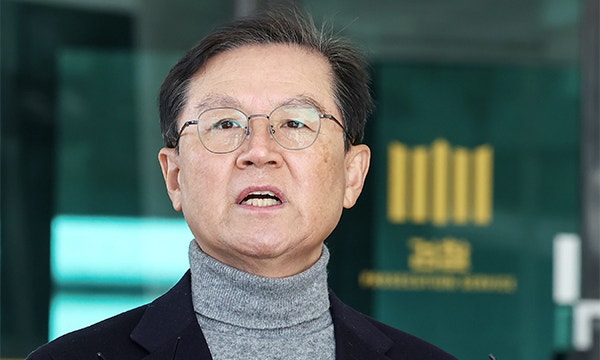 尹<b>영장</b>에 ‘<b>형소법 예외</b>’ 적시… 尹측 "판사에게 권한 없어"