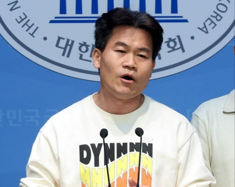 <b>전한길</b> “배신자, 호래자식”…‘<b>한동훈</b> 옹호’ 해명 나서