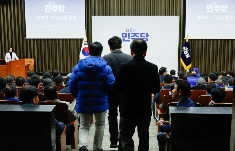 [단독] 野 심야 의총서 “원내투쟁 강화로 김건희·<b>윤석열</b> 문제 더 드러...
