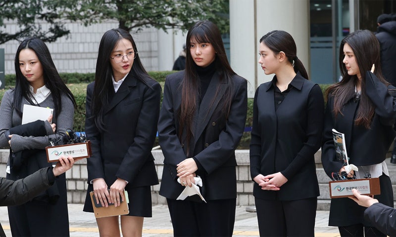법원, <b>어도어 가처분</b> 신청 인용…<b>뉴진스</b> 활동 제동