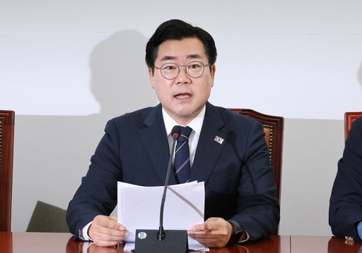 “尹 파면 때까지 <b>광화문</b>을 거점으로”…<b>민주당</b>이 소환한 <b>천막당사</b>의 역...