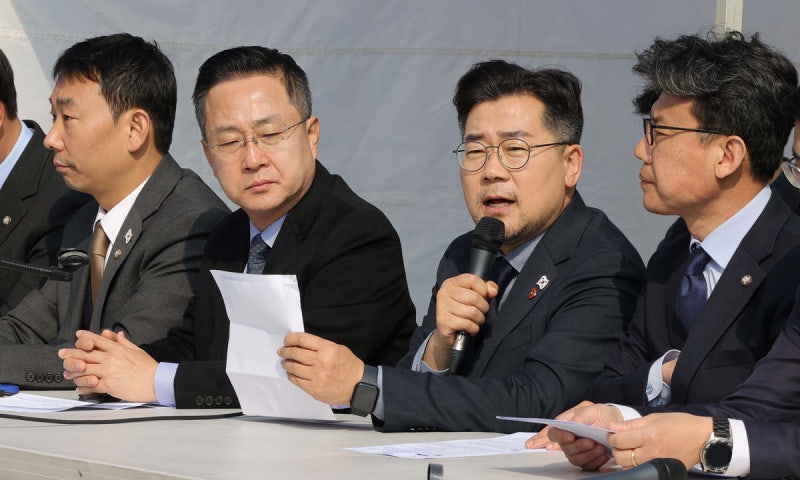 尹, 4일 ‘운명의 날’… 野 “국민 기다림에 <b>헌재</b>가 응답”