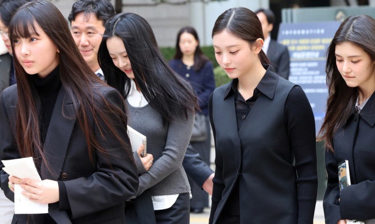 ‘<b>민희진</b> 퇴출’ 이후 5개월…<b>뉴진스</b>, 결국 법정에 섰다
