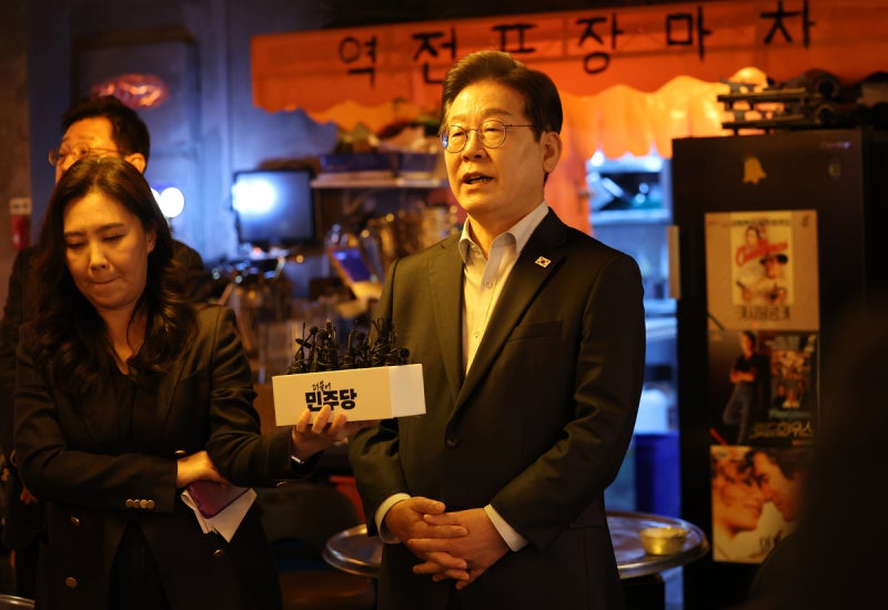 <b>이재명</b> “제 생각과 전혀 다른 판결…국민 뜻 가장 중요”