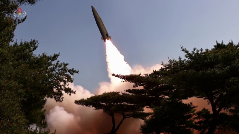 합참 "<b>북한</b>, 원산서 동해상으로 <b>탄도미사일 발사</b>"