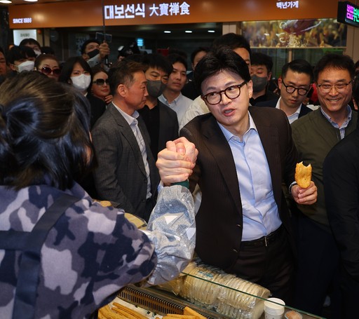 <b>한동훈</b> 연이어 ‘尹 출당’ 요구…“극단주의자 멀리해야”