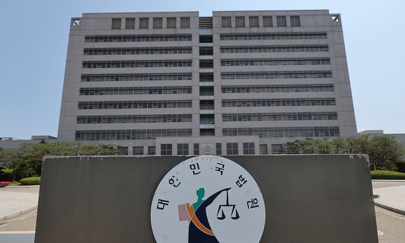 국힘 “<b>이재명 방탄</b> 법원 만들겠단 것” <b>이재명</b> “제 입장 전혀 아냐”...