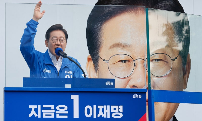 [속보] <b>이재명</b> “내란 책임 있으면 정치인도 특검”