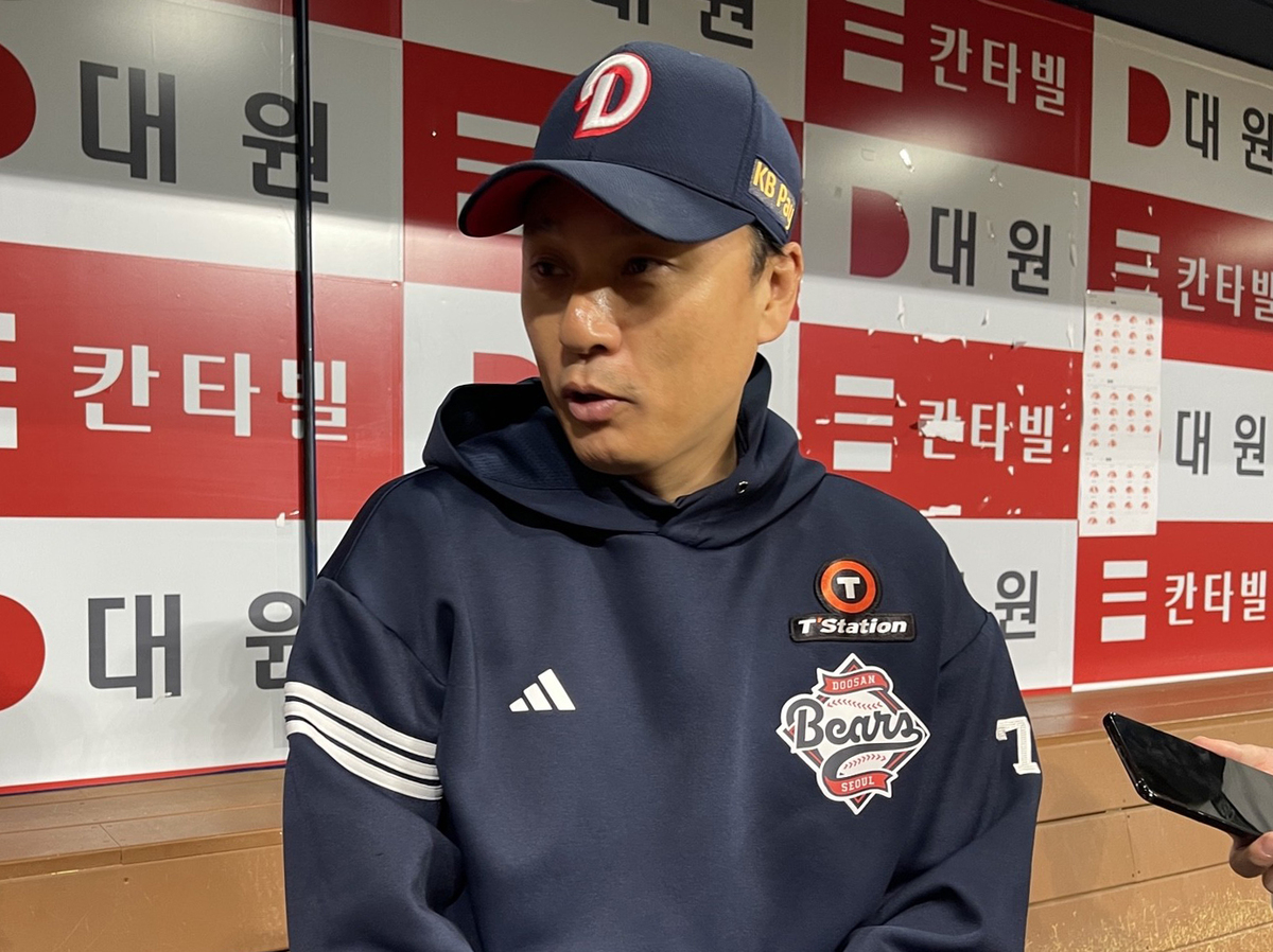 ‘국민타자’의 사령탑 도전의 결말은 ‘자진<b>사퇴</b>’였다...<b>두산</b> 이승엽...
