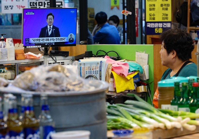 이재명 1호 과제 ‘<b>민생</b>경제 <b>회복</b>’ 어떻게…비상경제TF·슈퍼 <b>추경</b> 가동...