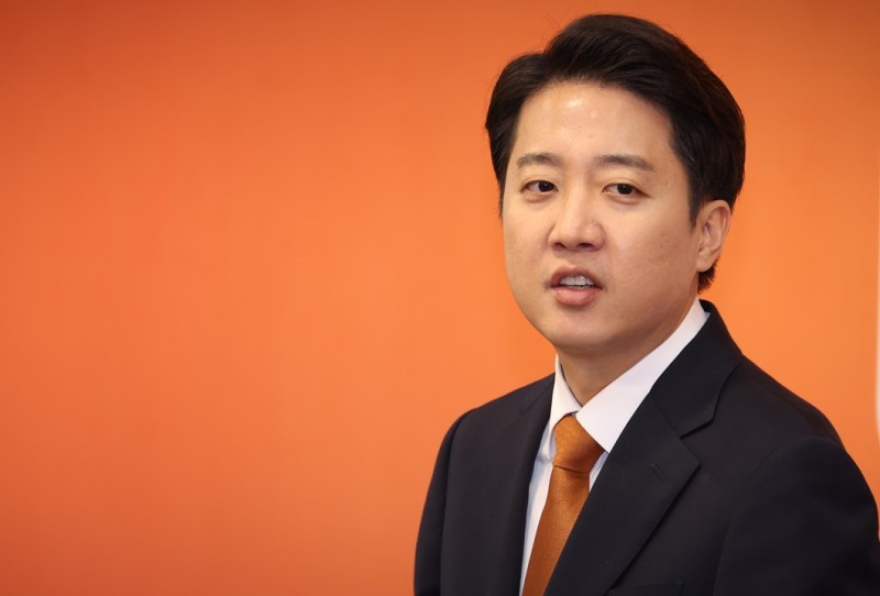 ‘<b>이준석</b> <b>제명</b>’ 청원, 동의 11만명 돌파…실제 <b>제명</b> 가능성은
