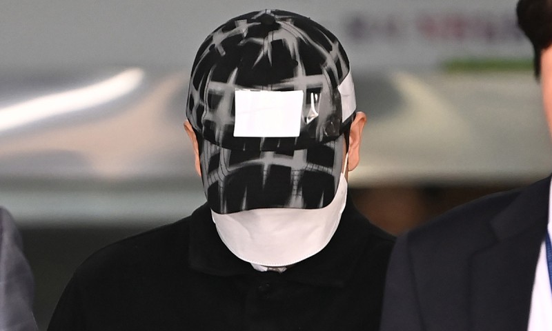 故 <b>이선균 수사 정보 유출</b> 경찰관·검찰수사관 재판 넘겨져