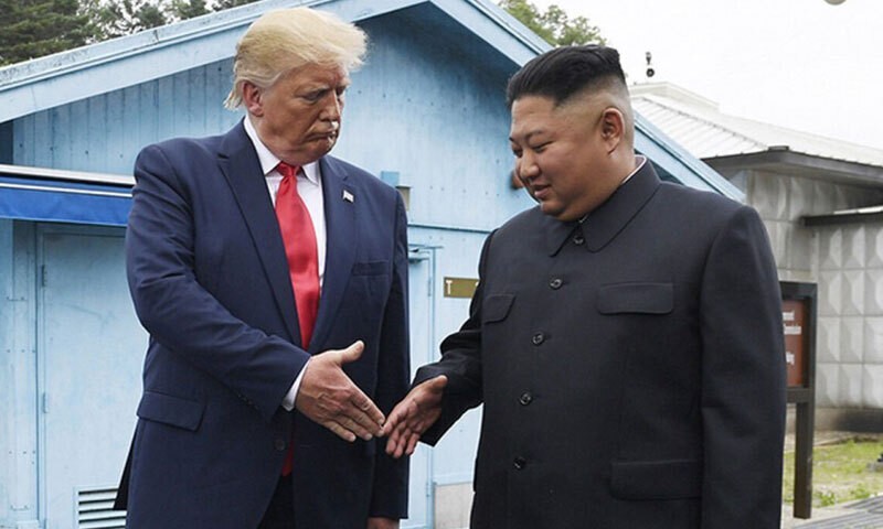 백악관 “<b>김정은 친서</b> 교환 열려 있다”