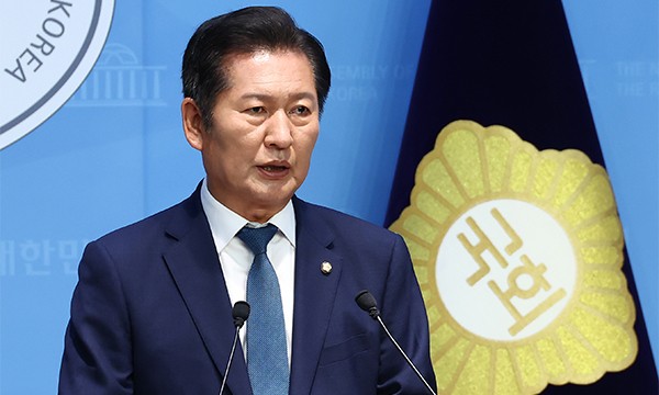 <b>정청래</b>, <b>민주당</b> <b>대표 출마</b> 선언…“이재명과 한 몸처럼” [전문]