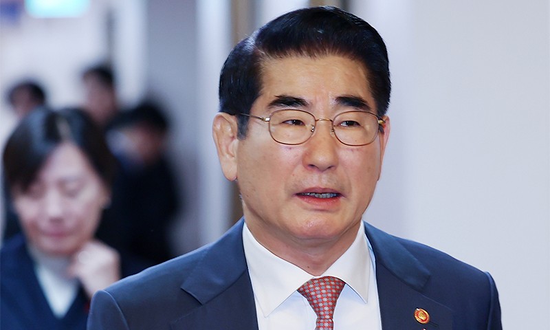 법원, <b>김용현</b> 직권<b>보석 결정</b>… 金은 불복