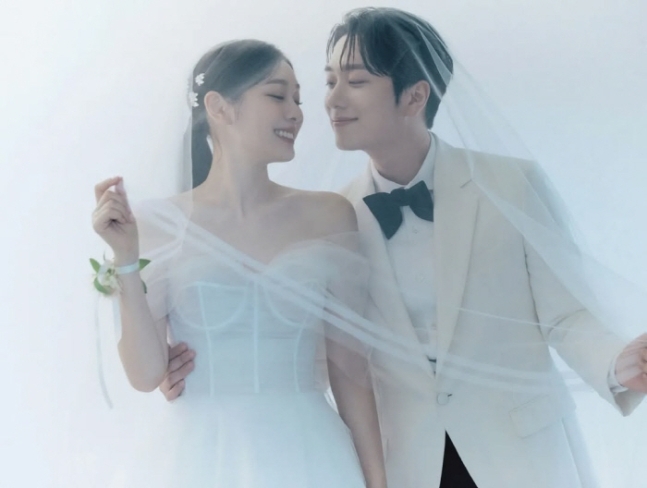 <b>김연아</b> 군대 면회 온 날... 남편 <b>고우림</b> "부대 뒤집어졌다"