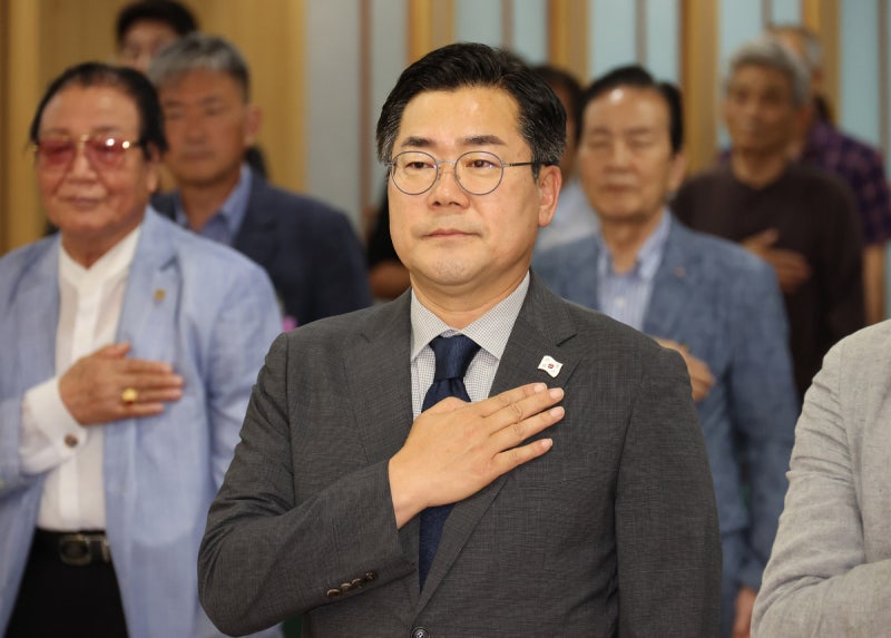 박찬대, 23일 <b>민주당</b> 대표 선거 출마…“내부 공격 중단해 달라”