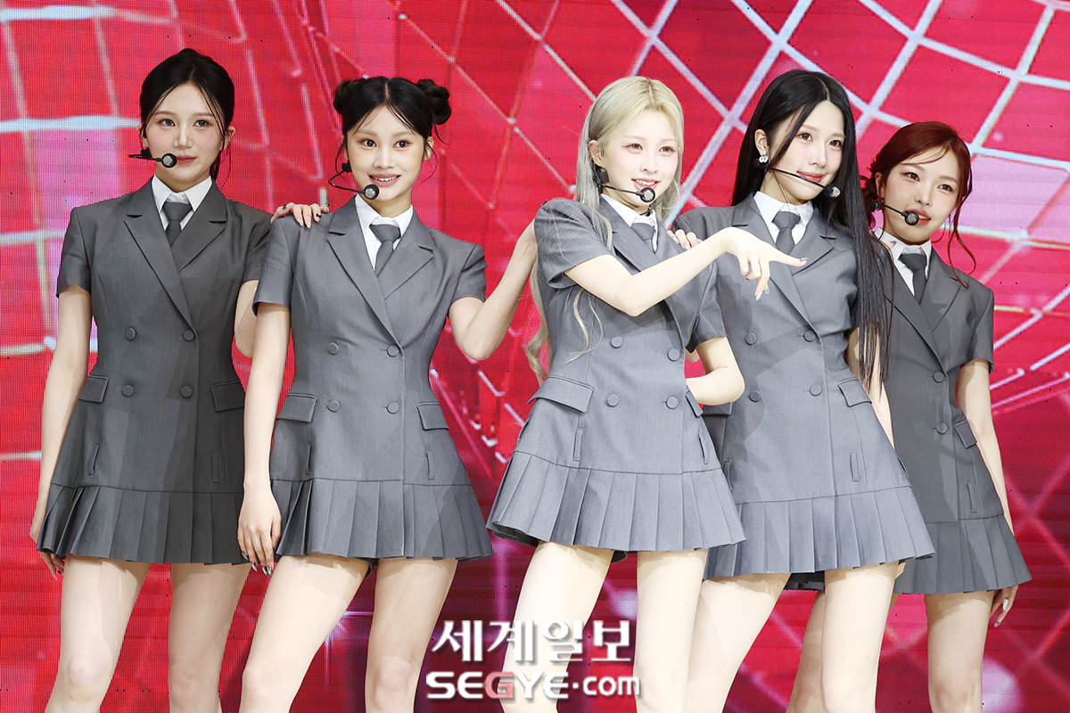 [포토] <b>블링원</b> '신나는 <b>컴백</b> 무대'