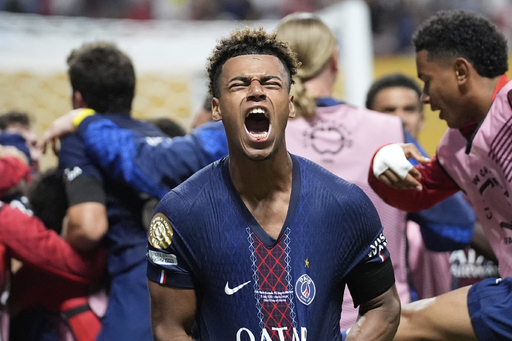 9명 뛴 <b>PSG</b> 4강행… “레알 나와 !”