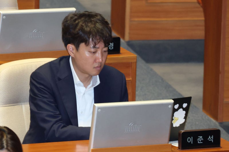 <b>안철수</b> 두둔한 이준석 “혁신위 좌초, 국민의힘 만성적 문제”