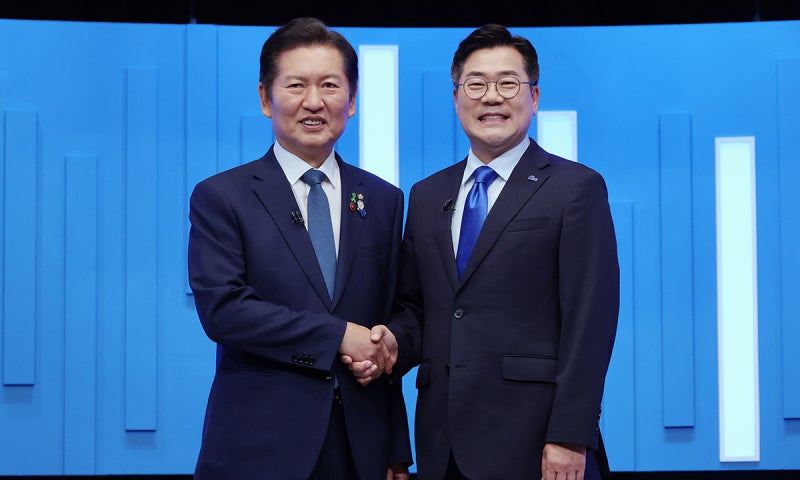 “원팀 플레이” VS “일도 싸움도 내가 적임”