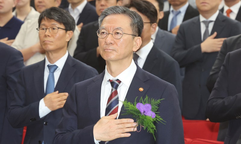 [속보] 정성호 법무장관, 취임 첫날 “<b>직무대리 검사</b> 원대<b>복귀</b> 검토 지...