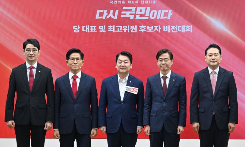 ‘이재명 범죄자론’ 재탕한 김문수…‘썩은 <b>사과론</b>’ 꺼내든 안철수