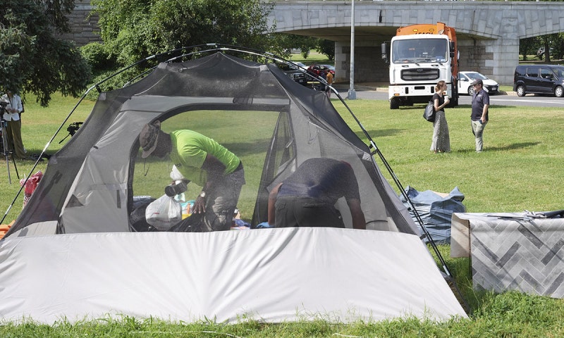 <b>트럼프</b>, <b>워싱턴 경찰</b> 지휘권 접수…노숙자 텐트촌 철거 작업도