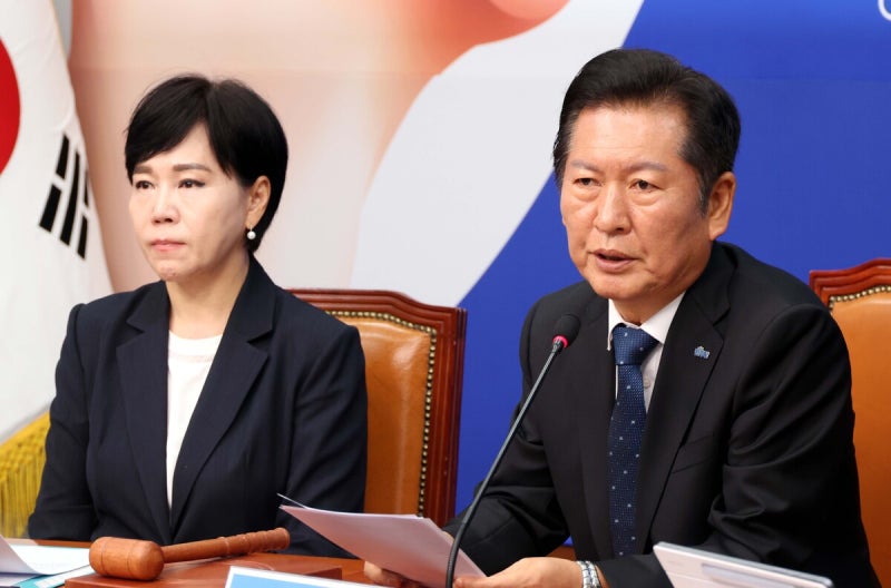 <b>정청래</b> “지금도 역사 쿠데타 계속…역사 내란 세력 척결”