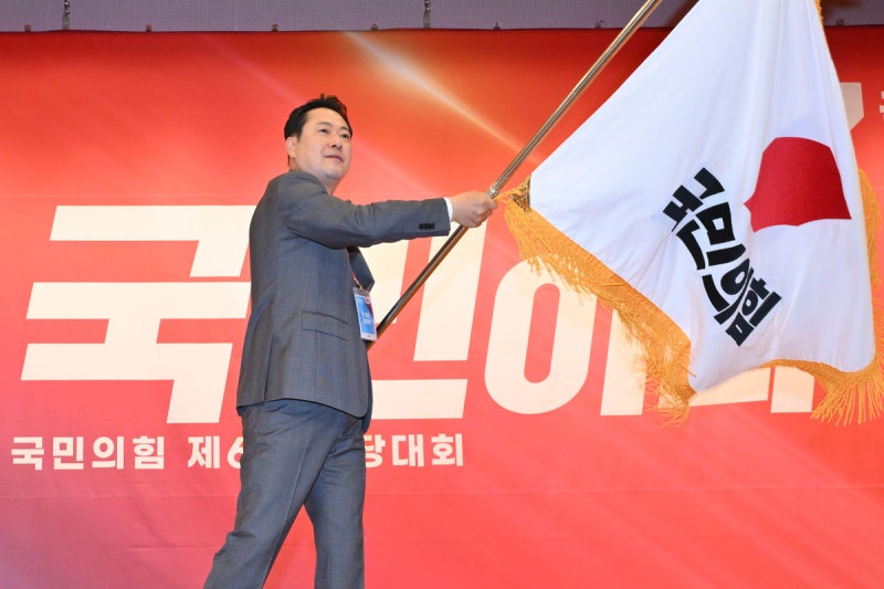 국민의힘 당대표에 ‘더 센 반탄’ <b>장동혁</b>