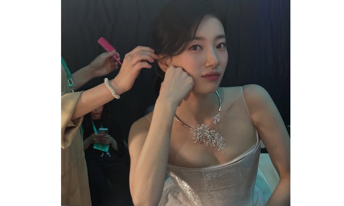 <b>수지</b>도 모르는 ‘<b>수지 결혼설</b>’… 신흥 재벌 뷰티기업 대표와 <b>루머</b>에 ‘...