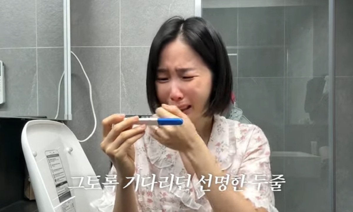 ‘자궁경부암 극복’ <b>초아</b>에게 찾아온 1%의 기적…<b>쌍둥이</b> 겹경사