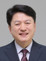 李<b>대통령</b> <b>한의사</b> 주치의로 <b>윤성찬</b> 대한<b>한의사</b>협회 회장