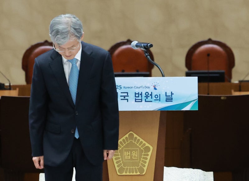 대통령실까지… 더 번지는 ‘<b>조희대</b> <b>사퇴</b>론’