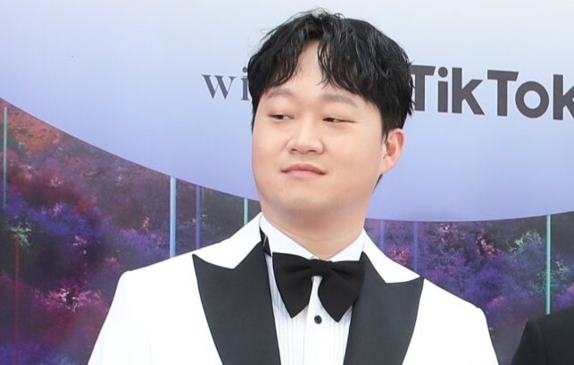 '피식대학' <b>정재형</b>, 깜짝 <b>결혼</b> 발표 "예비신부는 비연예인, 가장 친한...