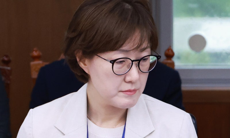 국감 회피용?… ‘李 측근’ <b>김현지</b> 돌연 보직<b>변경</b>