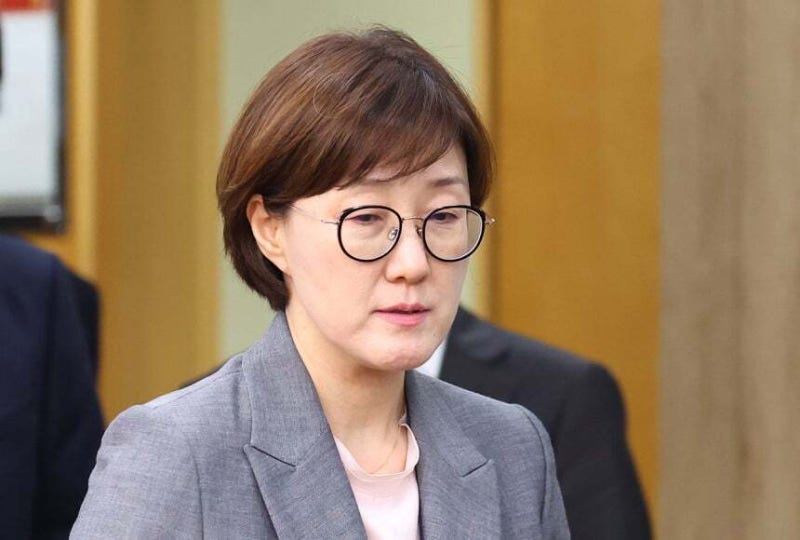 ‘국감 회피’ <b>논란</b> <b>김현지</b>, <b>직권남용</b>·강요 등 혐의로 경찰에 고발 당...