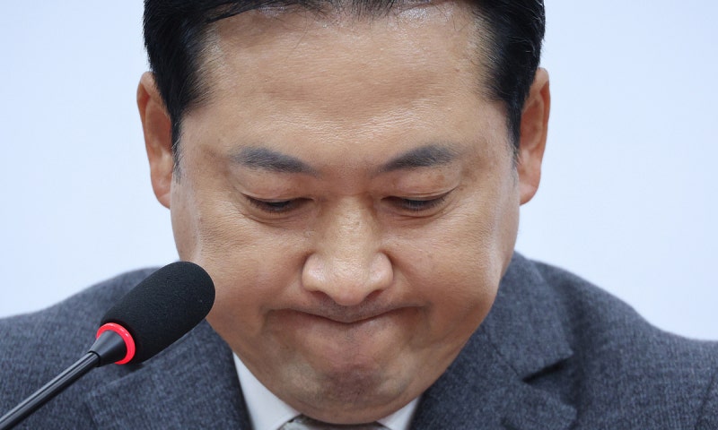 ‘특검조사’ <b>공무원 사망</b>에… <b>장동혁</b> “조폭 같은 특검에도 모두가 침...