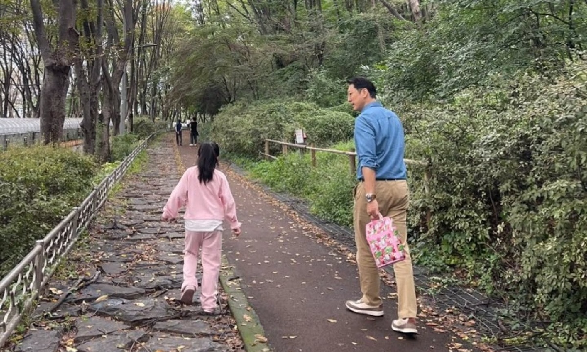 피 흥건한 채 응급실행…<b>한석준</b>, 딸과 손잡고 나들이 “<b>건강</b> 잘 <b>회복</b> 중...