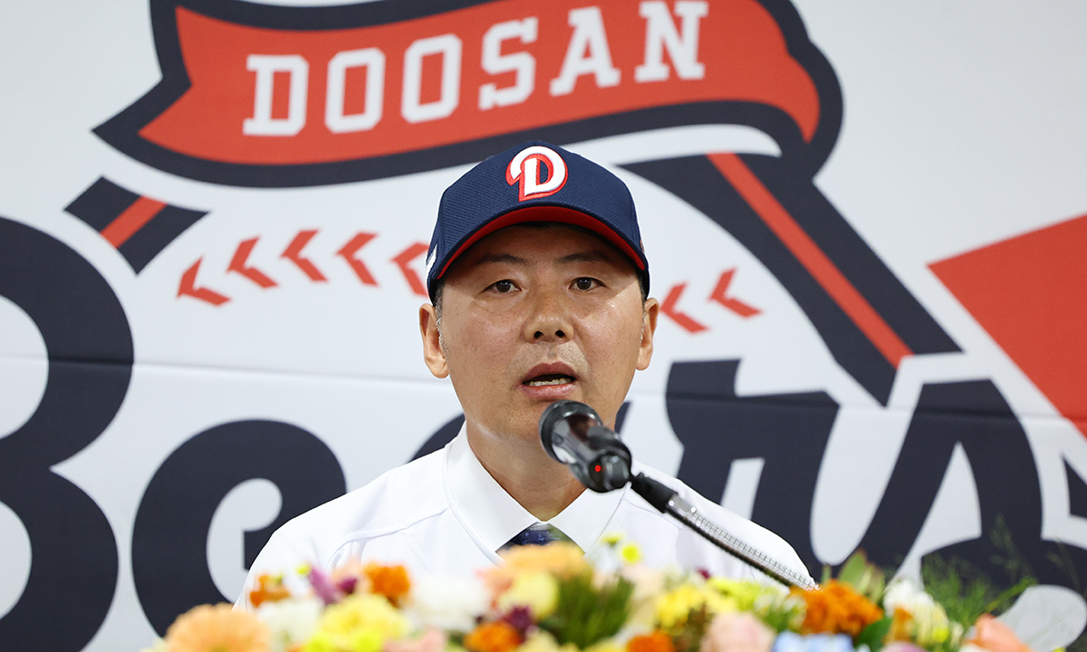 <b>김원형 두산</b> 감독 “'미러클 두' 정신으로 <b>우승 목표</b>…투수·수비력 견...