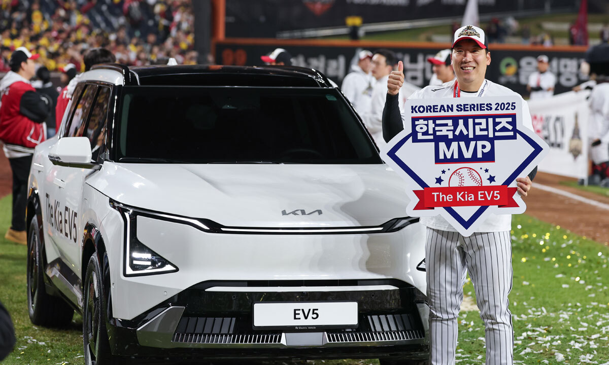 김현수, 3번의 <b>준우승</b> 아픔 딛고 3번 우승…KS MVP로 우뚝 섰다