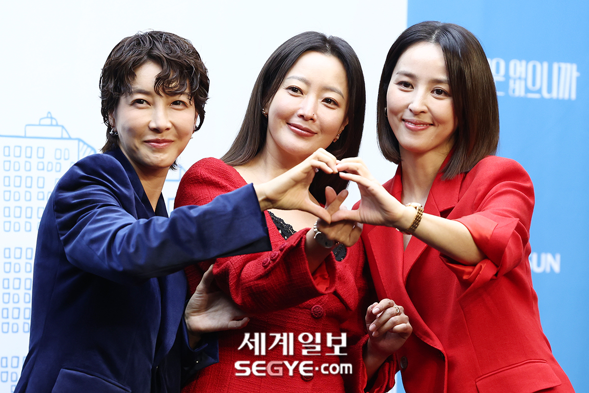 [포토] 진서연-<b>김희선</b>-한혜진 '미녀 삼총사'