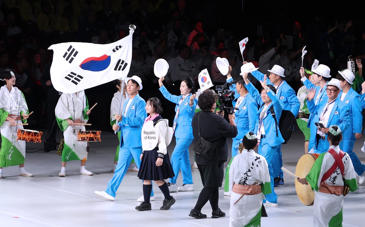 2025 <b>도쿄 데플림픽</b> 흥겨운 개회식과 함께 열전 돌입