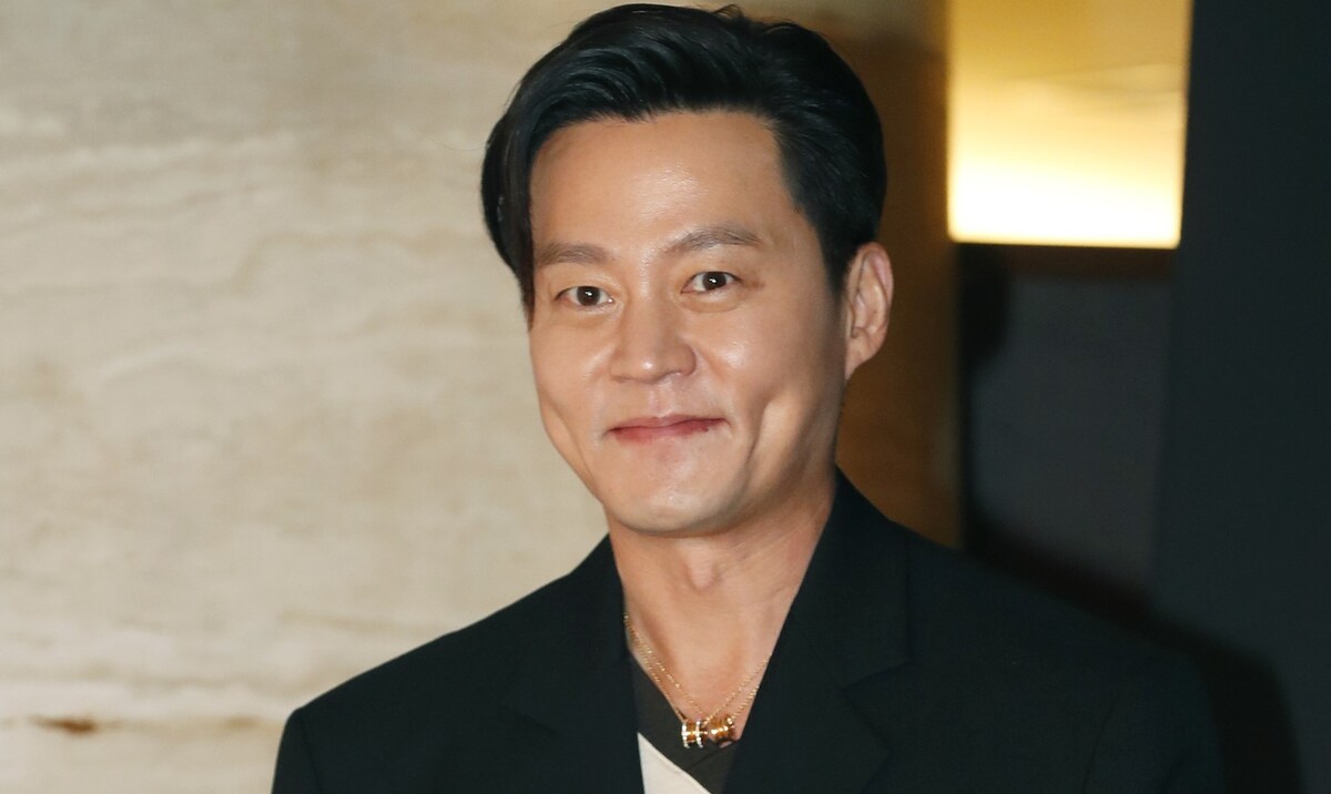 ‘54세’ <b>이서진</b>, <b>여가수</b>와 <b>연애</b> 깜짝 고백…“여배우는 동료, <b>여가수</b>는...