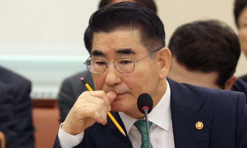 “<b>변호사 동석 불허</b>는 위헌” <b>김용현</b>이 낸 헌법소원… 각하